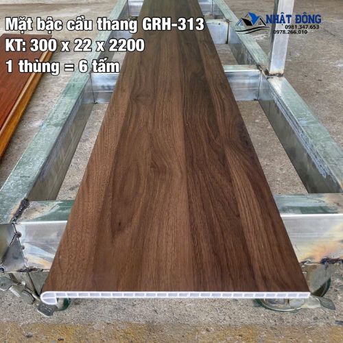 Mặt Bậc Cầu Thang Nhựa Giả Gỗ Giá Rẻ GRH-313