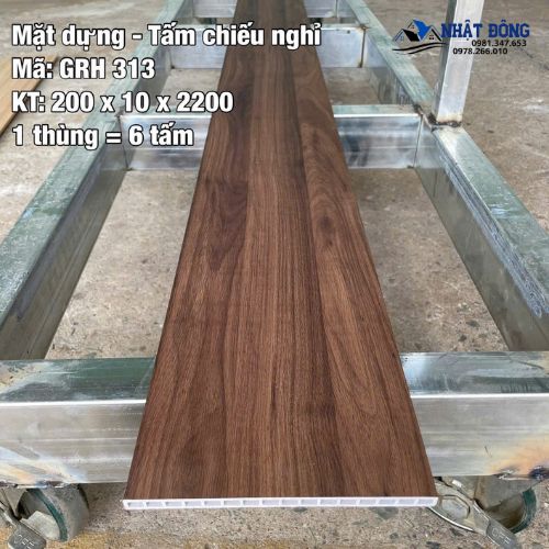 Mặt Bậc Cầu Thang Nhựa Giả Gỗ Giá Rẻ GRH-313
